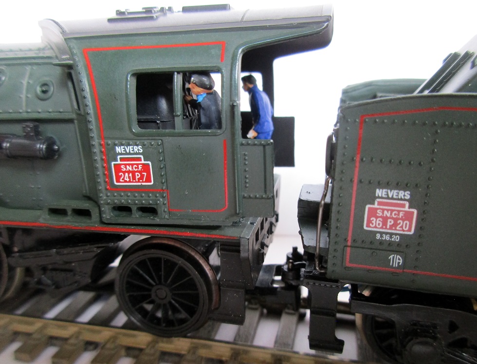 (15) Liaison loco et tender 241 P 7.JPG