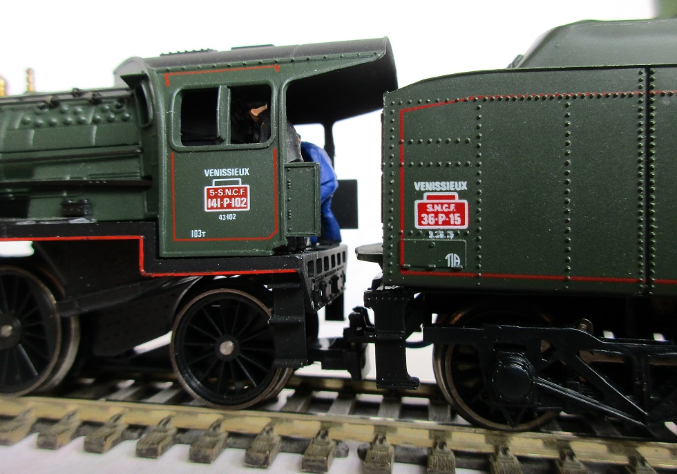 (24) Liaison loco et tender 141 P 102.JPG