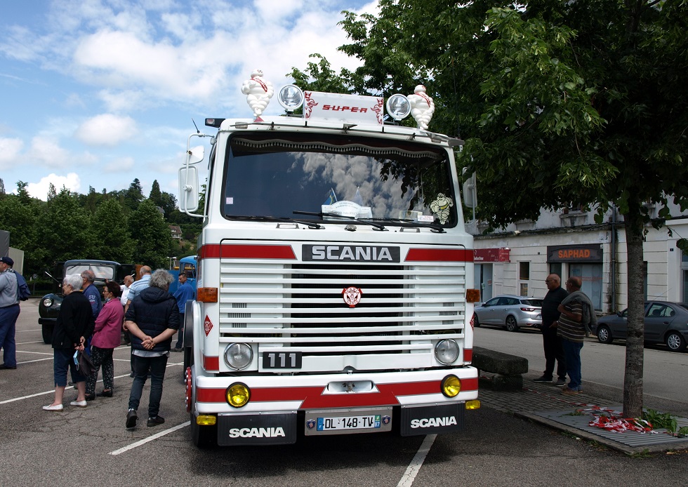 (51) Scania 111.JPG