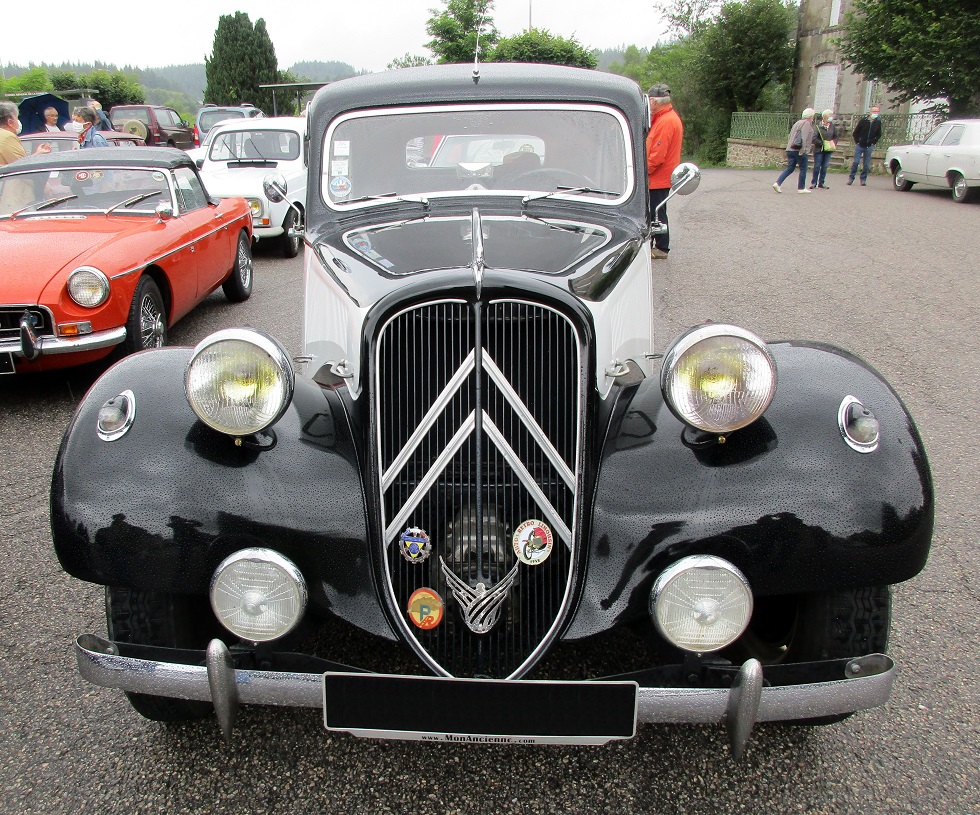 (2) Citroën Traction 11.JPG