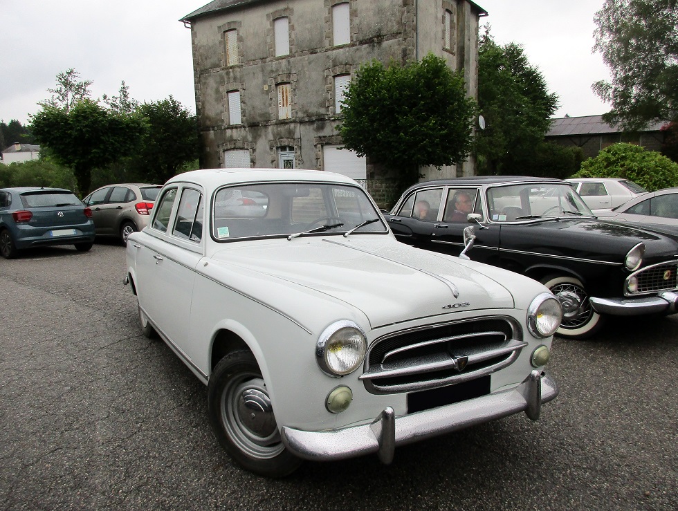 (9) Peugeot 403.JPG