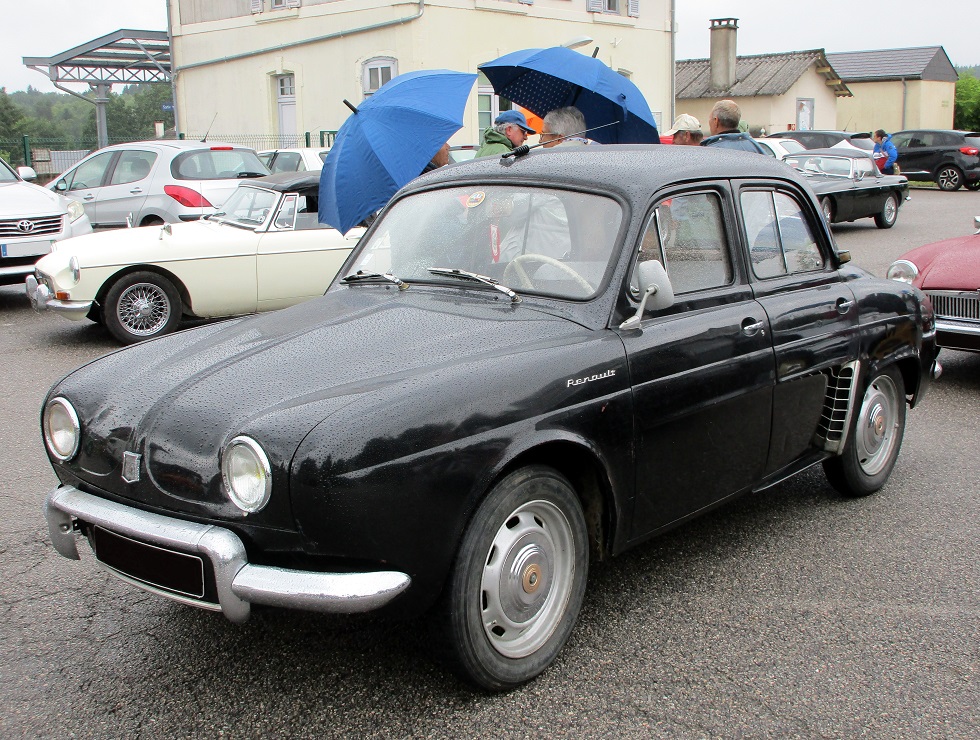 (11) Renault Dauphine.JPG