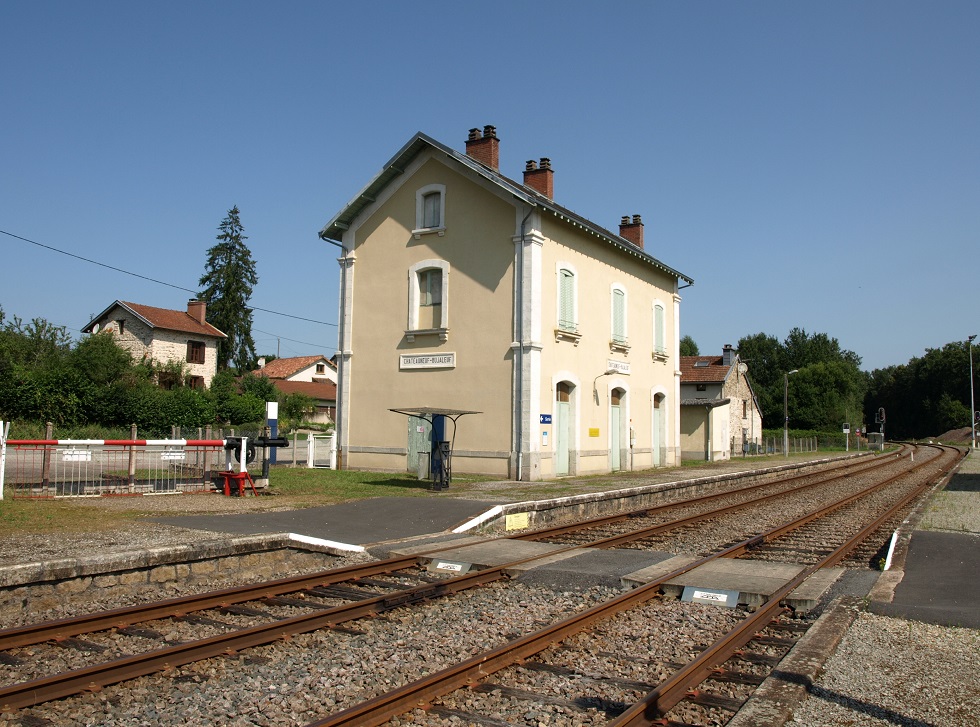 (11) Châteauneuf Bujaleuf direction St Léonard et Limoges.JPG