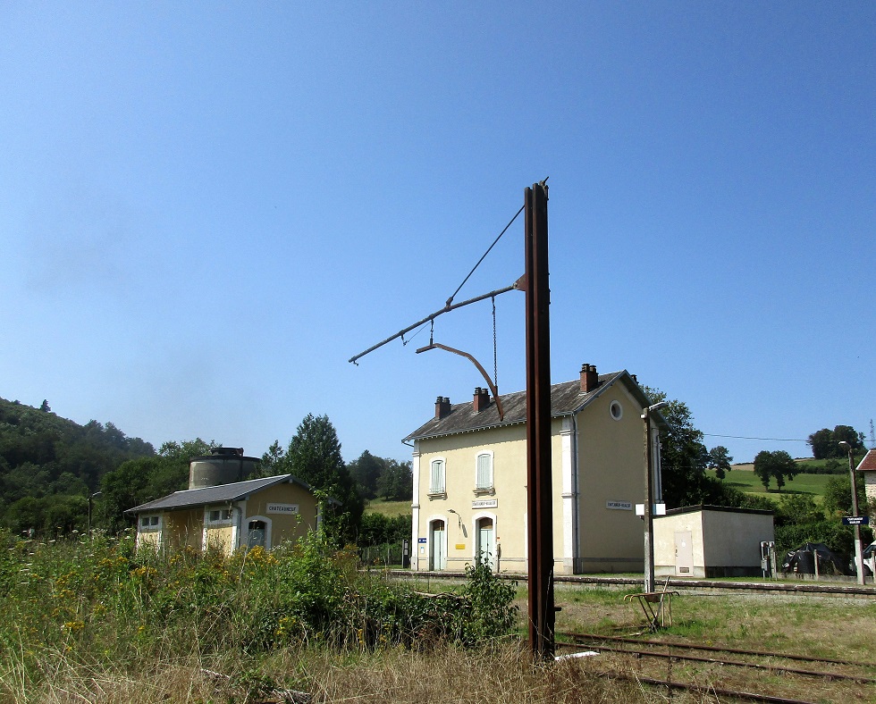 (12) Châteauneuf Bujaleuf côté Eymoutiers et Ussel.JPG