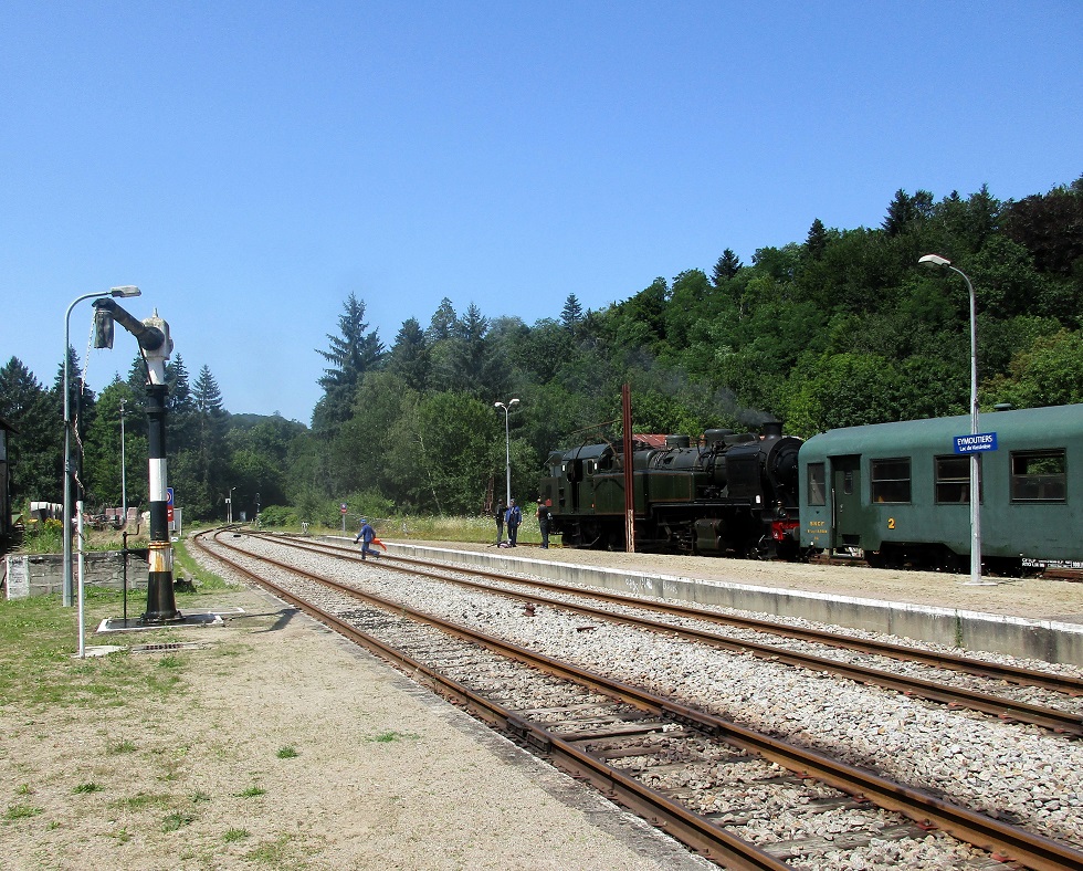 (25) Rame CFTLP voie de service Eymoutiers.JPG