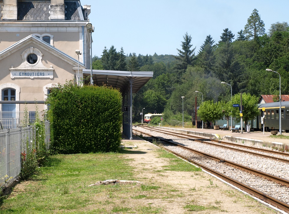 (27) Autorail X 2403 CFHA provenance St Léonard de Noblat.JPG