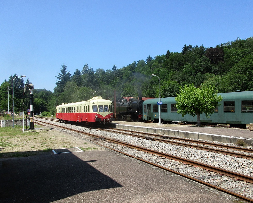 (32) Autorail X 2403 CFHA provenance St Léonard de Noblat.JPG