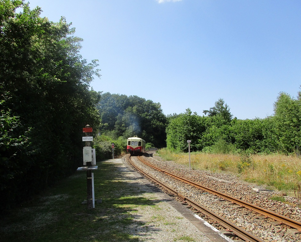 (61) La Celle Corrèze X 2403 départ pour Eymoutiers.JPG