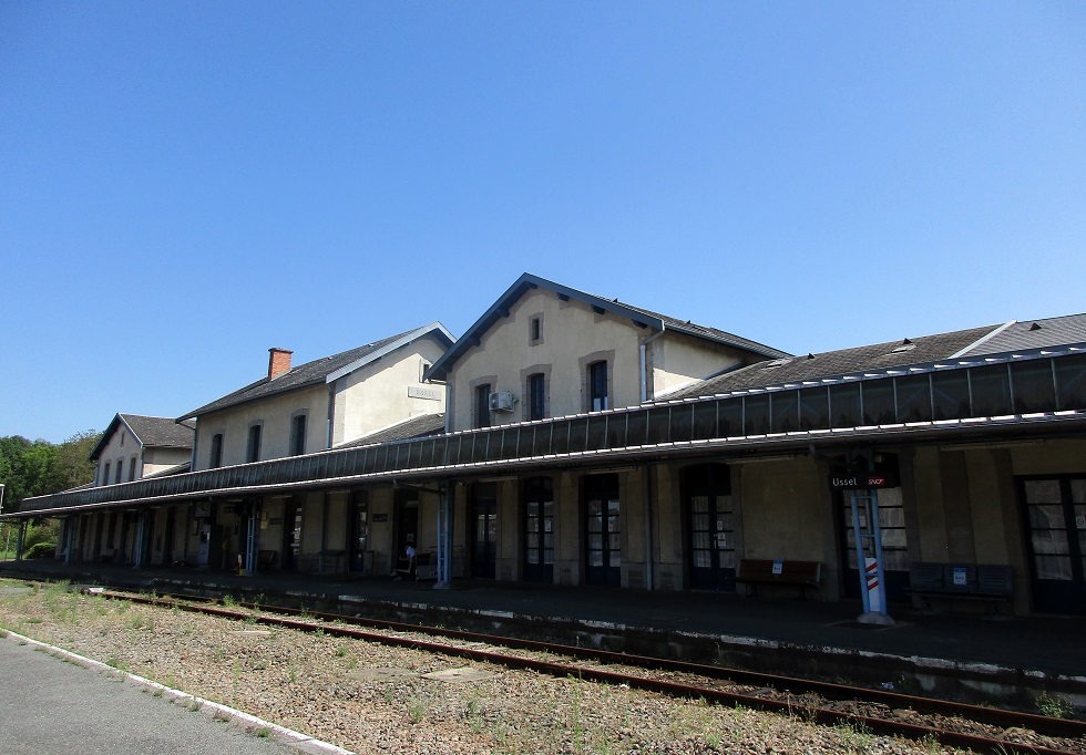 (2) BV Gare d'Ussel côté voies.JPG