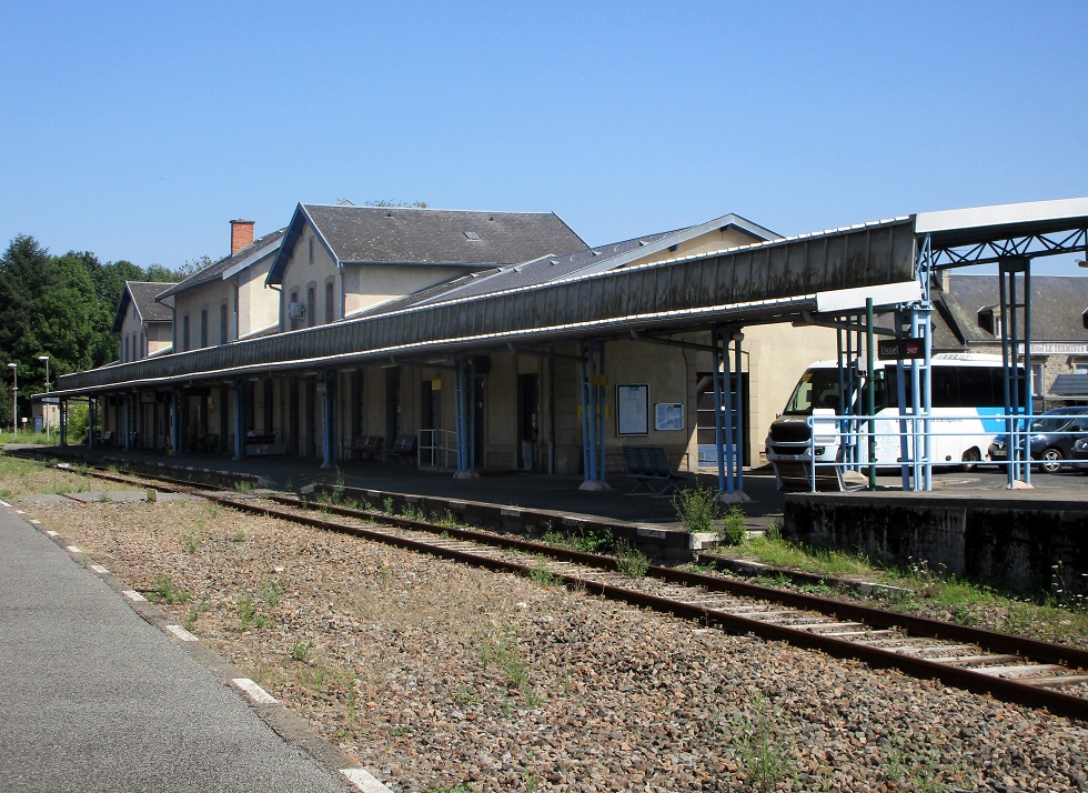 (7) BV Gare d'Ussel côté voies.JPG