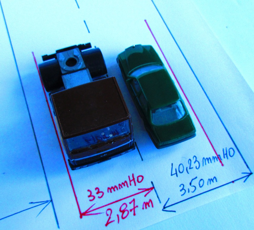 (12) PL 44 t et voiture route largeur mini.JPG