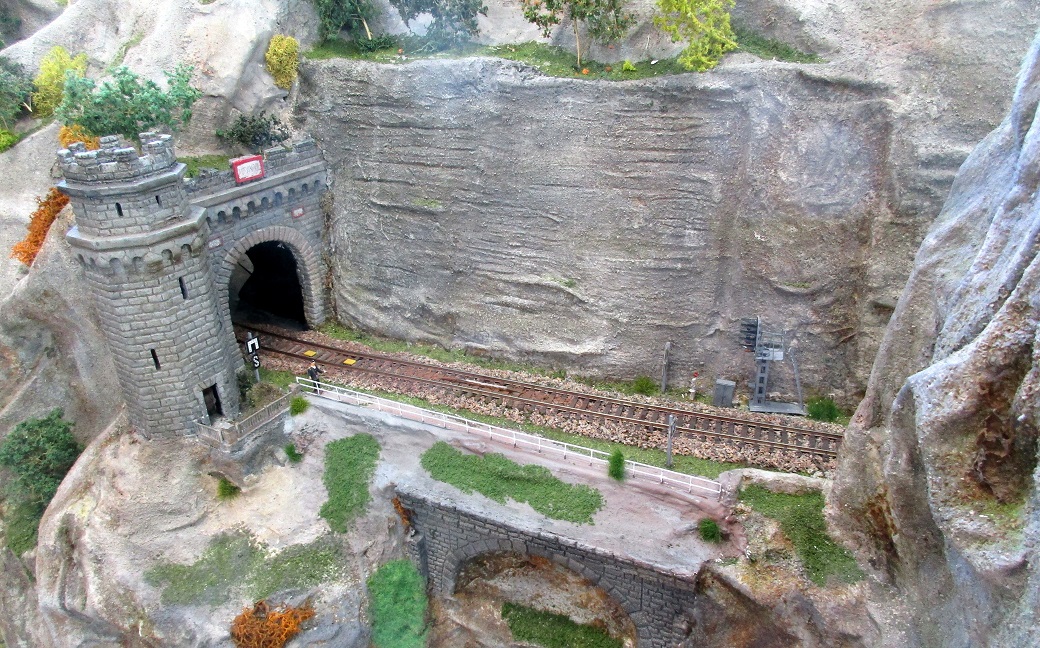 (11) Tunnel de Mirandol.JPG