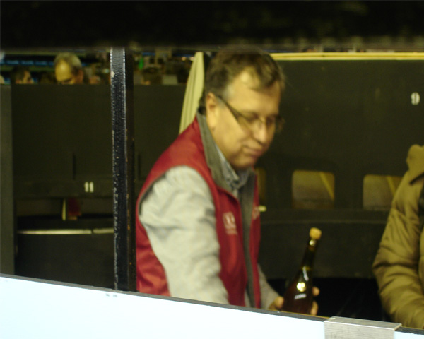 2010111401114.jpg