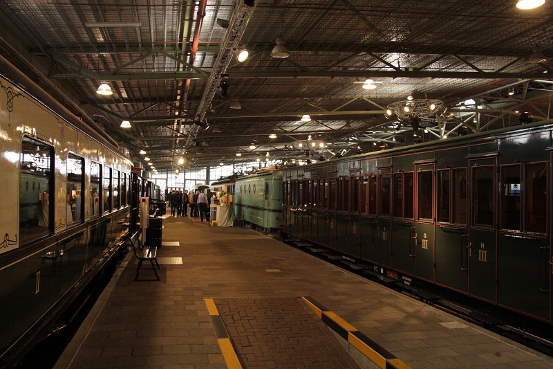 Hall ontraxx.jpg